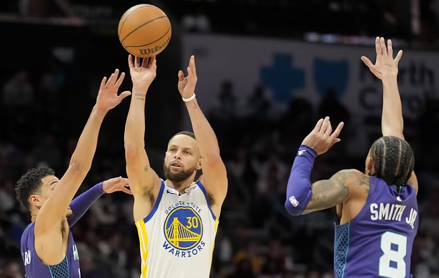 NBA / 勇士豪夺西区前六！柯瑞21+10崴脚仍拒绝下场：末节大笑庆祝！（影）-黑特篮球-NBA新闻影音图片分享社区