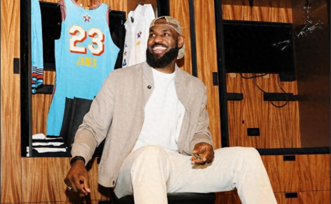 NBA / 詹姆斯确定带伤出战黄蜂：瑞迪克称这场比赛将使用十人轮换，完全体湖人终于来了-黑特篮球-NBA新闻影音图片分享社区