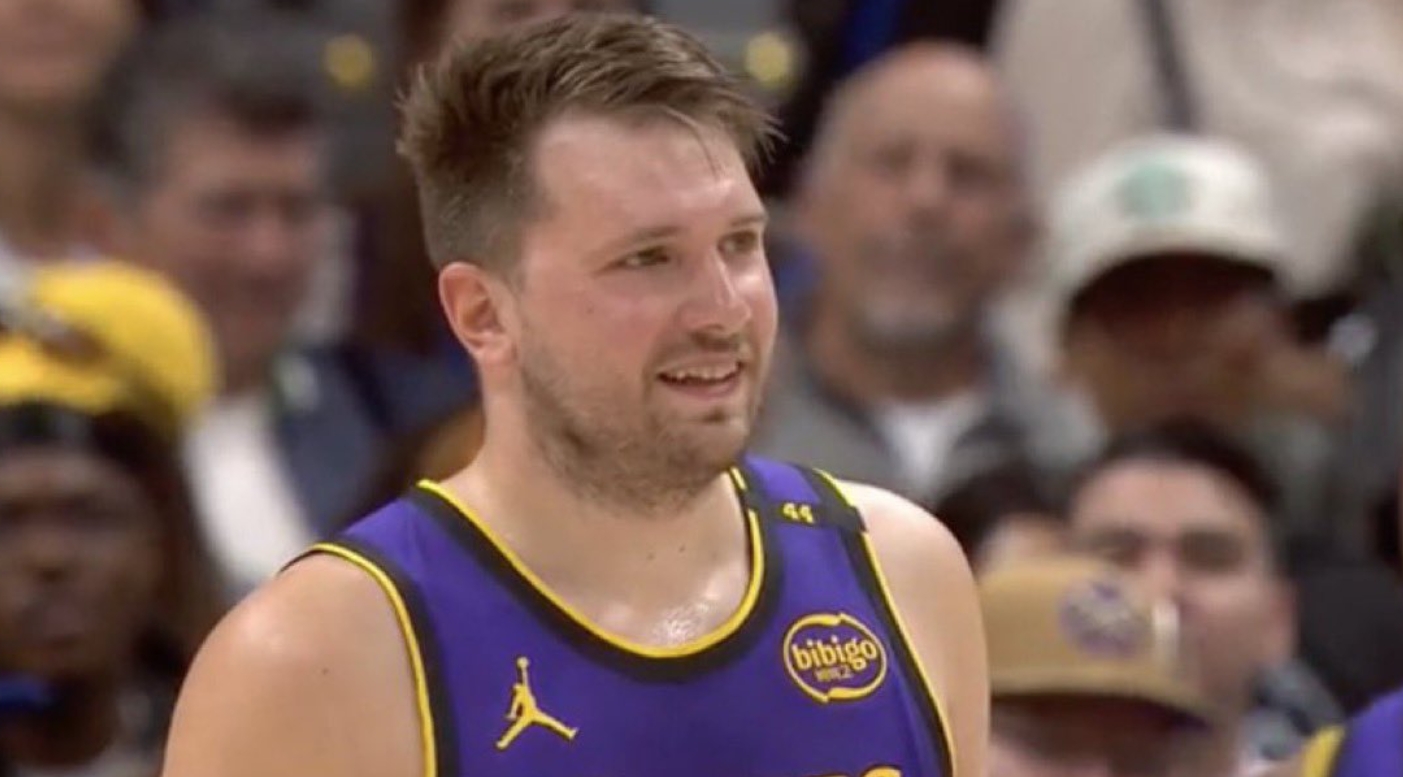 NBA / 超湖人生涯场均得分！东契奇首节轰16+4+3：超远三分+助攻詹姆斯暴扣（影）-黑特篮球-NBA新闻影音图片分享社区