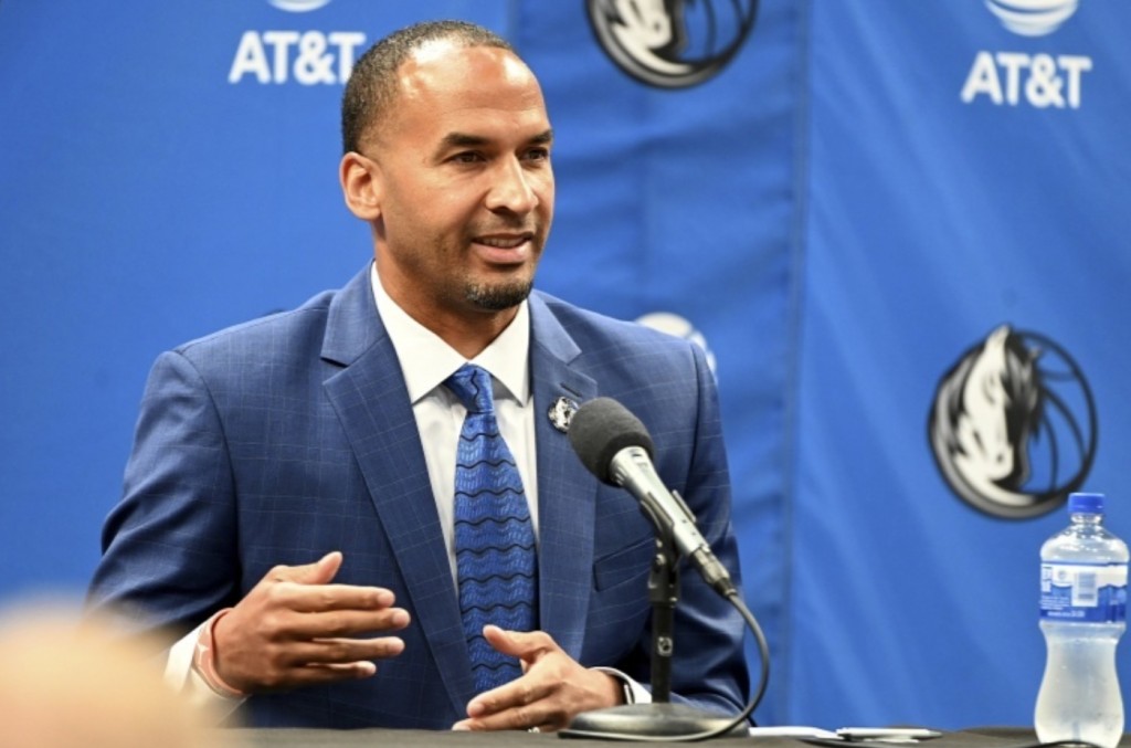 NBA / 揭秘东契奇交易内幕！爱喝酒、抽水烟令人担忧，独行侠怕他5年后退役赶紧「止损」！-黑特篮球-NBA新闻影音图片分享社区