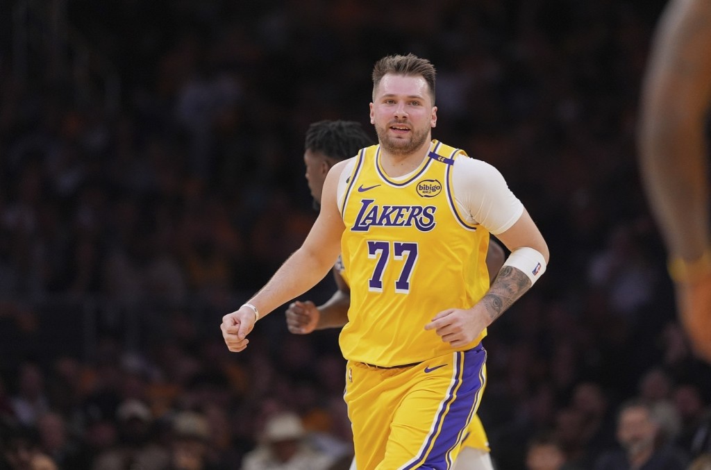 NBA / 揭秘东契奇交易内幕！爱喝酒、抽水烟令人担忧，独行侠怕他5年后退役赶紧「止损」！-黑特篮球-NBA新闻影音图片分享社区