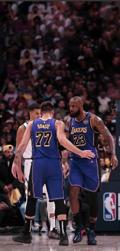 NBA / 最佳拍档！詹姆斯：我是天生接球手东契奇是四分卫，我俩只需要一个眼神-黑特篮球-NBA新闻影音图片分享社区