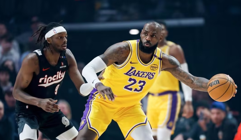 NBA / 詹姆斯轰40+8终结连败！11失误瑕不掩瑜，末节连砍关键分再创里程碑（影）-黑特篮球-NBA新闻影音图片分享社区