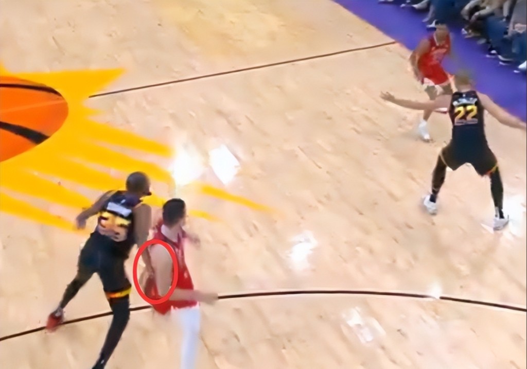 NBA / 【影片】毫无徵兆向对手出拳！联盟宣布：杜兰特行为被追加升级为一级恶意犯规！-黑特篮球-NBA新闻影音图片分享社区
