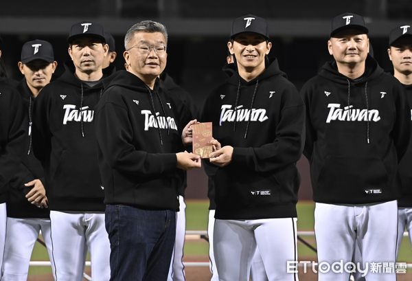 ▲▼中职会长蔡其昌、陈杰宪出席世界棒球经典赛资格赛中华队开训仪式 。（图／记者李毓康摄）
