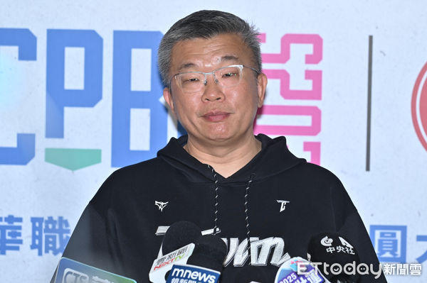 ▲▼2025中职开季团圆大办桌，蔡其昌会长。（图／记者李毓康摄）